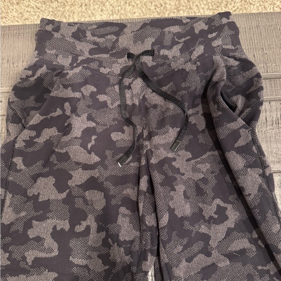 lululemon athletica Camouflage Track Pants - Black and Gray - Picture 2 of 3